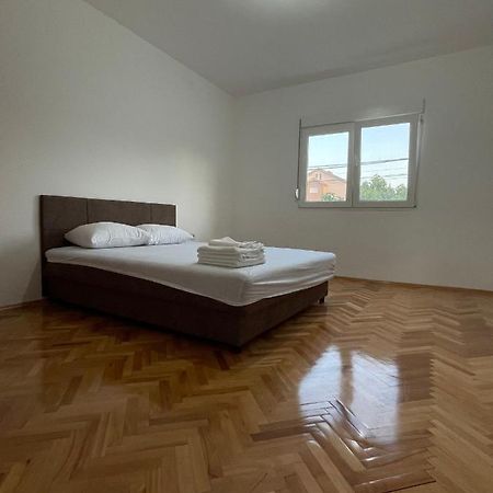 Entire Spacious Apartment With Free Parking Podgorica Exterior foto