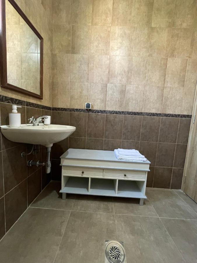 Entire Spacious Apartment With Free Parking Podgorica Exterior foto